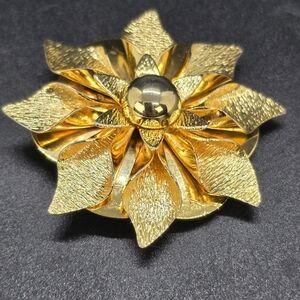 Lieba Scarf Brooch. Gold-tone Poinsettia Flower.